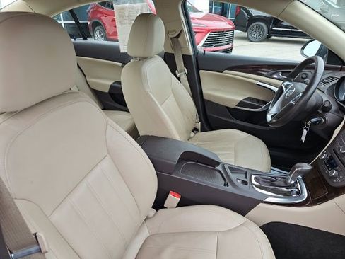 Used 2011 Buick Regal CXL image 28