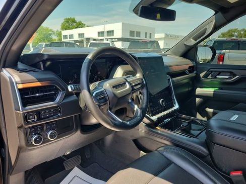 Used 2025 GMC Yukon Denali AWD/4WD image 17