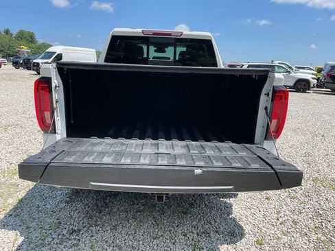 Used 2023 GMC Sierra 1500 SLT w/ SLT Convenience Package AWD/4WD image 13