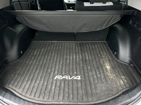 Used 2016 Toyota RAV4 XLE AWD/4WD image 14