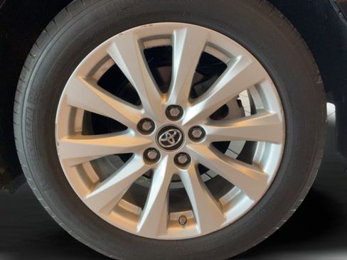 Used 2019 Toyota Camry LE FWD image 39