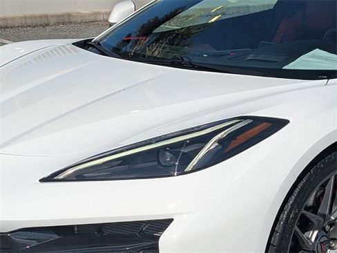 Used 2025 Chevrolet Corvette Z06 image 9