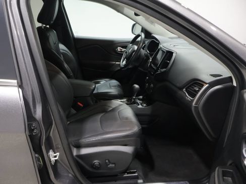 Used 2020 Jeep Cherokee Limited w/ Technology Group AWD/4WD image 24