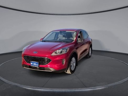 Used 2020 Ford Escape SE image 3