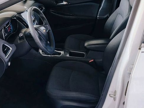 Used 2018 Chevrolet Cruze LT w/ Convenience Package FWD image 13