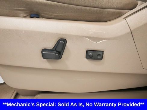 Used 2012 Chrysler Town & Country Touring-L w/ Driver Convenience Group FWD image 16