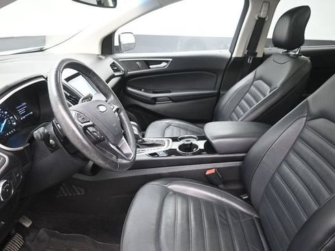 Used 2017 Ford Edge SEL w/ Equipment Group 201A AWD/4WD image 17