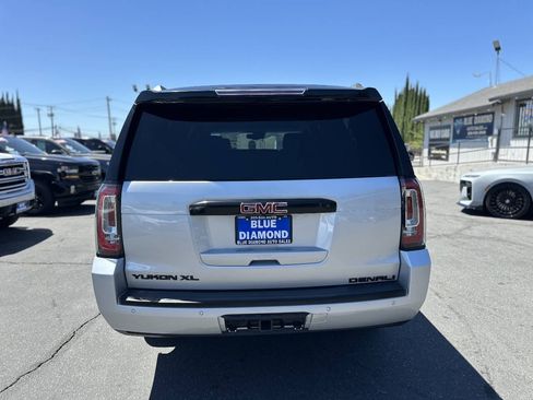 Used 2019 GMC Yukon XL Denali RWD image 5