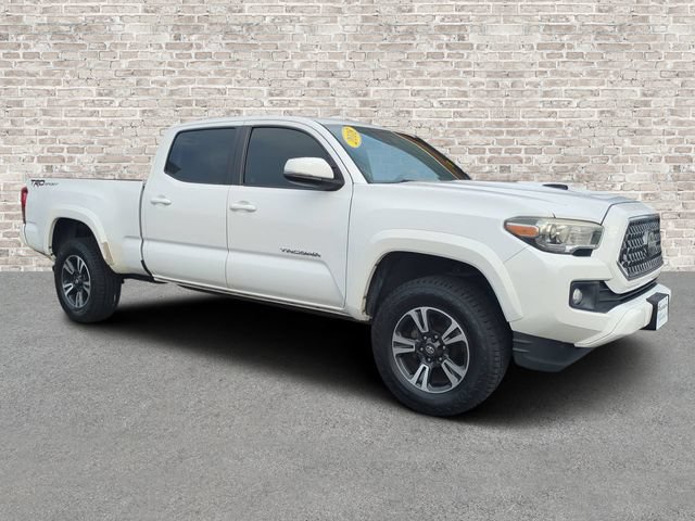 Used 2018 Toyota Tacoma TRD Sport RWD image 1