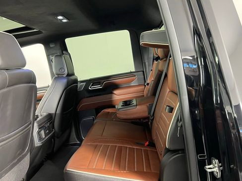 Used 2024 GMC Sierra 3500 Denali Ultimate image 24