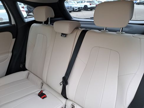 Certified 2025 Mercedes-Benz GLA 250 4MATIC image 16