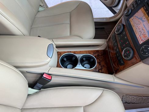 Used 2012 Mercedes-Benz GL 450 4MATIC image 26
