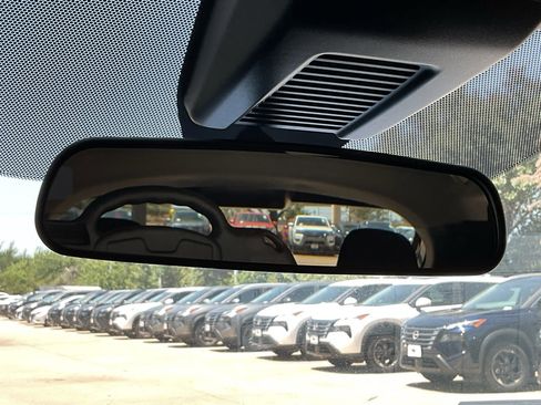 New 2025 Nissan Kicks Play S image 27