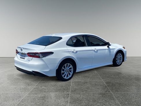 Used 2023 Toyota Camry LE w/ Convenience Package FWD image 5