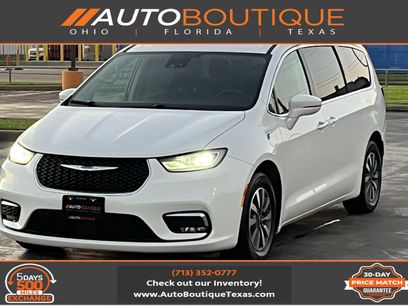 Used 2022 Chrysler Pacifica Touring-L
