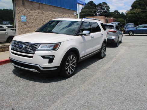 Used 2018 Ford Explorer Platinum AWD/4WD image 3