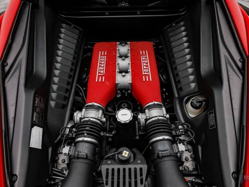 Used 2015 Ferrari 458 Italia Coupe RWD image 4