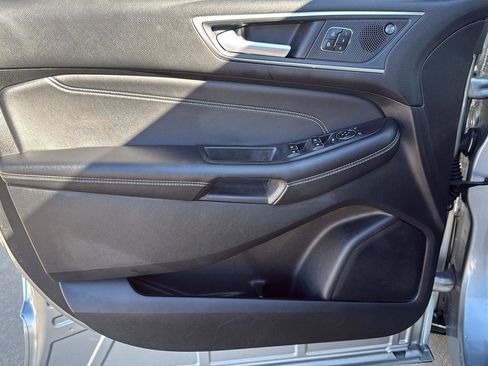 Used 2024 Ford Edge Titanium image 12