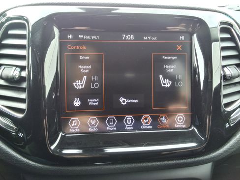 Used 2020 Jeep Compass Limited image 26