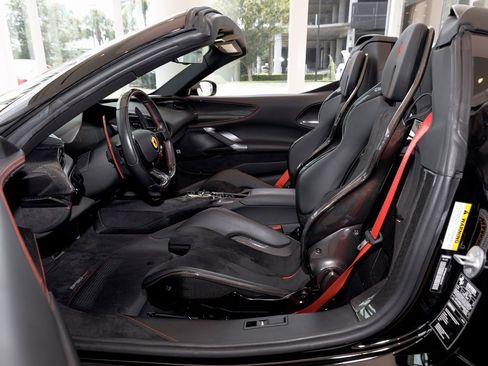 Used 2022 Ferrari SF90 Spider image 14