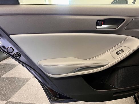 Used 2019 Toyota Avalon XLE image 17