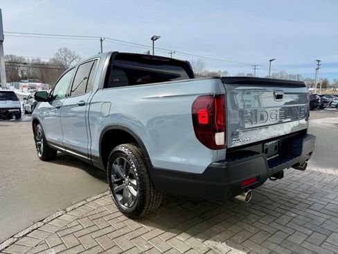 Used 2025 Honda Ridgeline Sport image 6