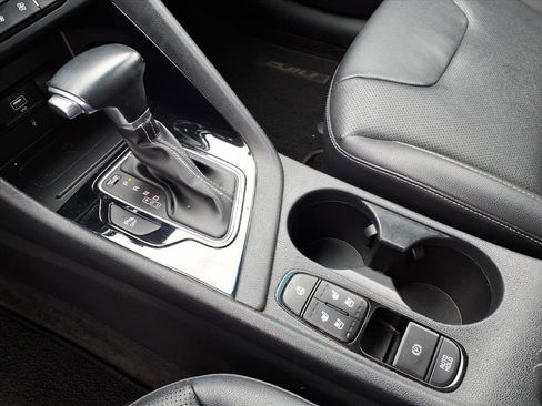 Used 2022 Kia Niro EX Premium image 27