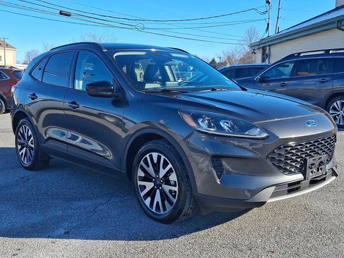 Used 2020 Ford Escape SE Sport image 3