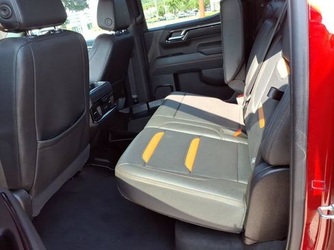 Used 2025 GMC Sierra 1500 AT4 w/ AT4 Premium Package AWD/4WD image 12