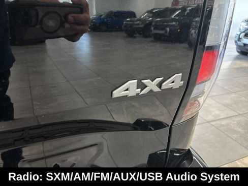 Used 2025 Nissan Frontier SV AWD/4WD image 6