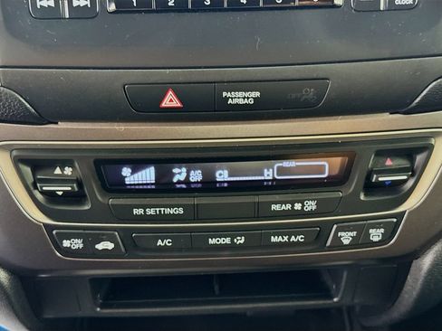 Used 2019 Honda Pilot LX image 18