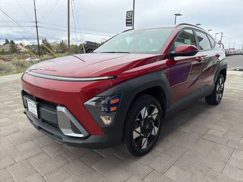 Used 2025 Hyundai Kona SEL AWD/4WD image 4