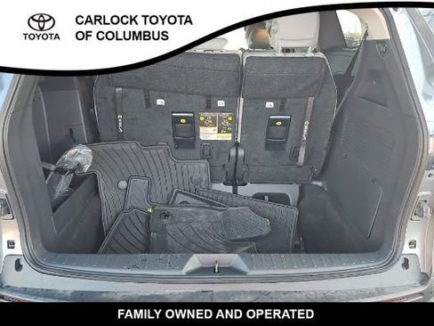 Used 2026 Toyota Sienna XLE FWD image 9