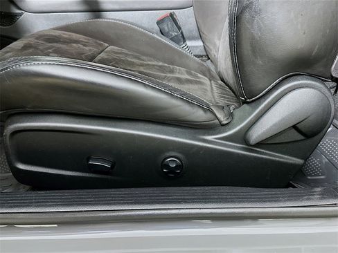 Used 2018 Dodge Challenger R/T Plus image 20