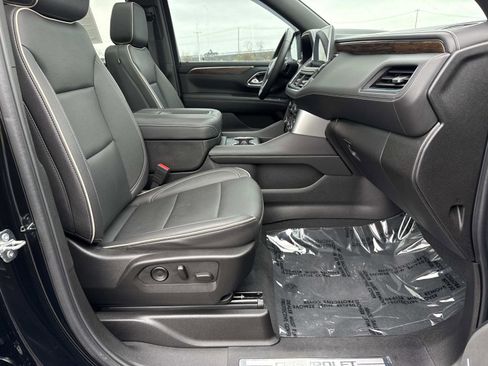 Used 2024 Chevrolet Suburban Premier image 18