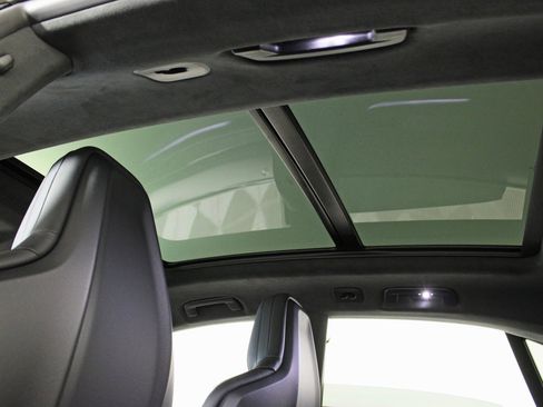 Used 2025 Porsche Macan Turbo Electric image 20