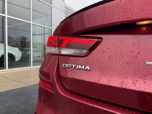 Used 2019 Kia Optima SX image 8