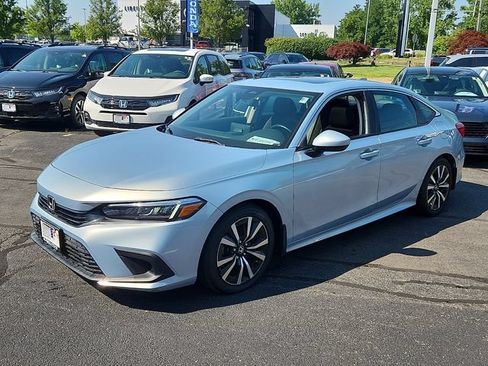 Used 2023 Honda Civic EX image 3