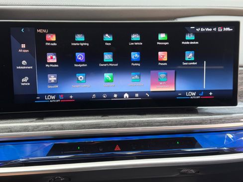 Used 2024 BMW i7 xDrive60 w/ Premium Package AWD/4WD image 28