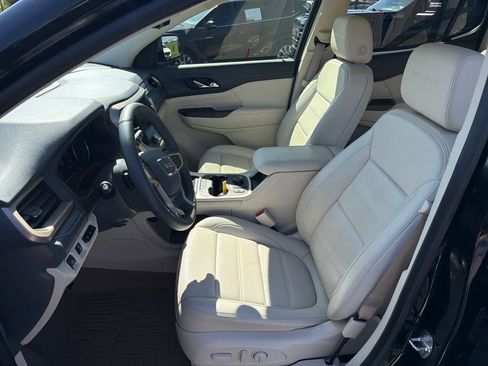 Used 2023 GMC Acadia Denali w/ Denali Ultimate Package AWD/4WD image 11