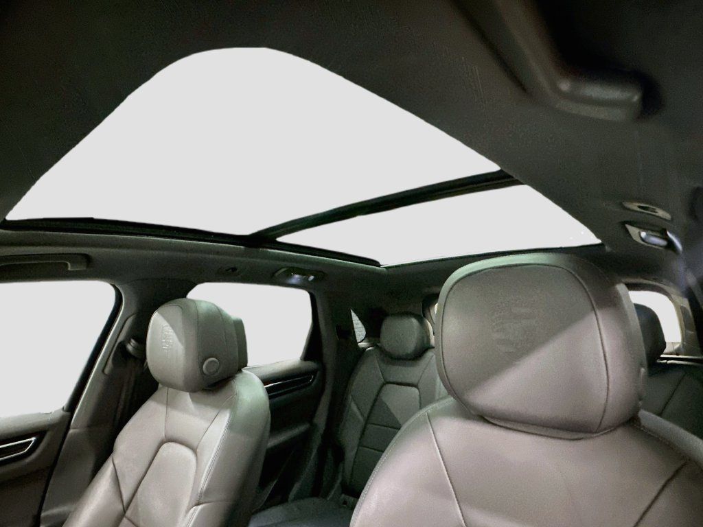 Certified 2020 Porsche Cayenne S AWD/4WD image 22