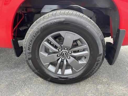 Used 2025 Nissan Frontier SV w/ SV Convenience Package image 7