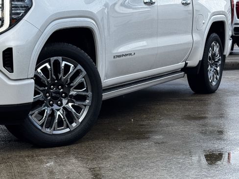 Used 2024 GMC Sierra 1500 Denali Ultimate AWD/4WD image 12