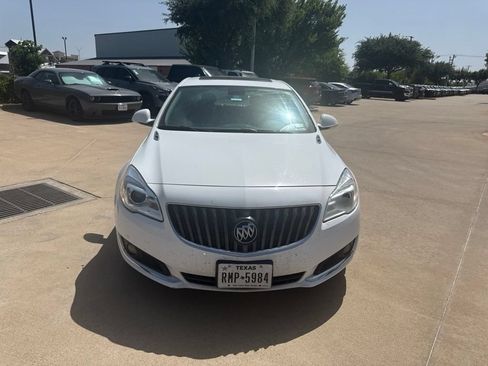 Used 2017 Buick Regal Sport Touring FWD image 8