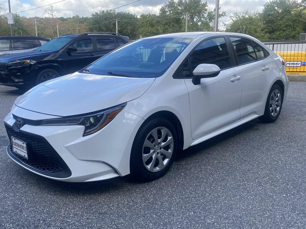 Used 2021 Toyota Corolla LE w/ Carpet Mat Package (TMS) FWD image 4