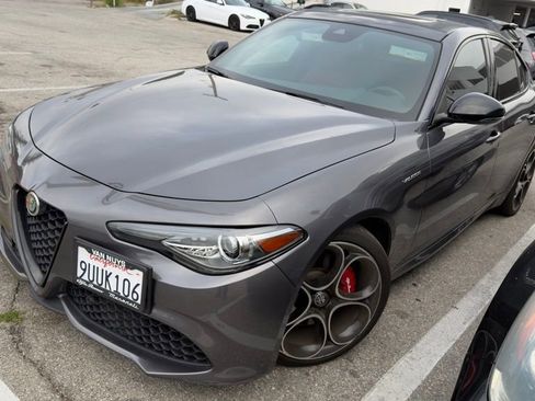 Used 2022 Alfa Romeo Giulia Veloce image 3