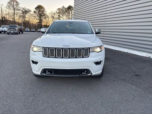 Used 2017 Jeep Grand Cherokee Overland image 8