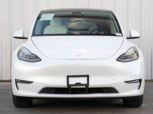 Used 2021 Tesla Model Y Long Range image 7