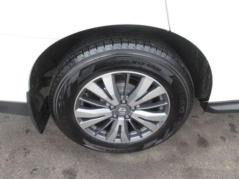 Used 2020 Nissan Pathfinder SV AWD/4WD image 6