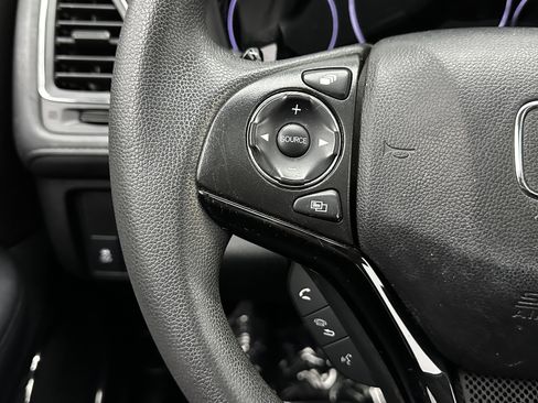 Used 2018 Honda HR-V EX image 18